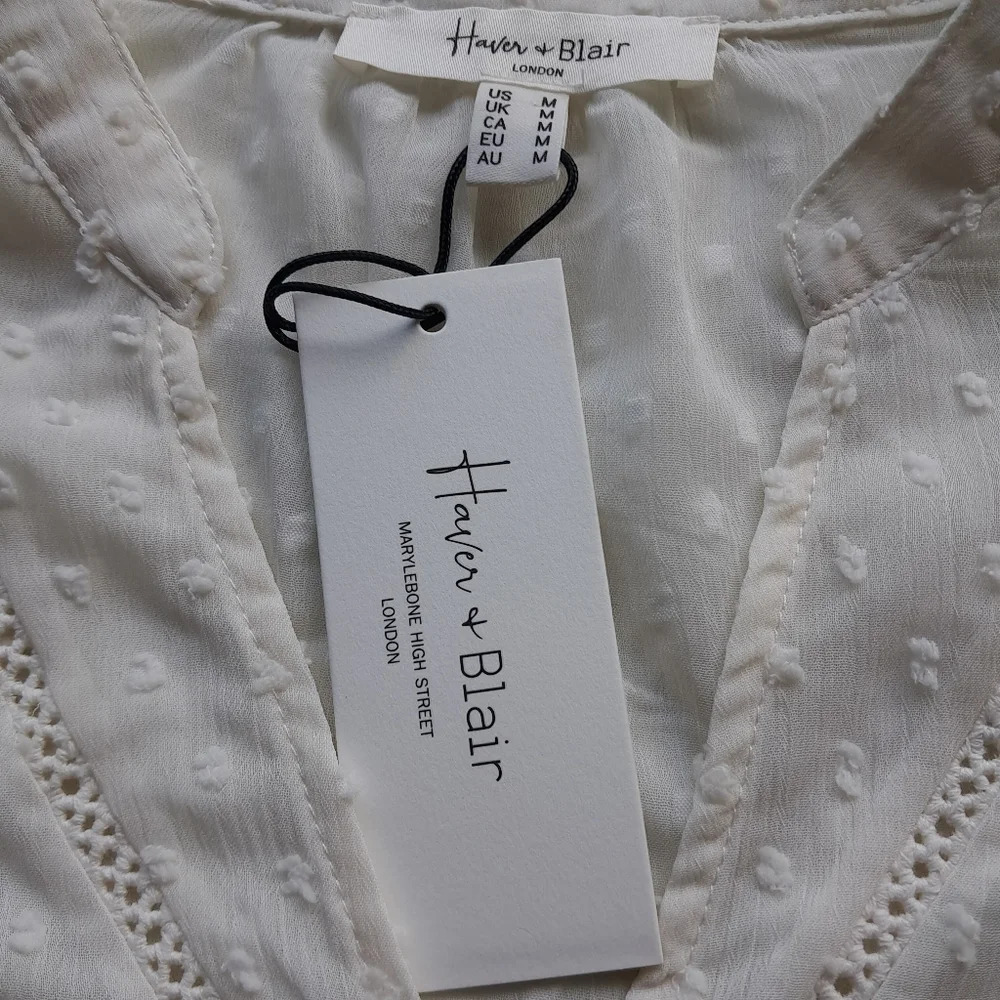 Haver & Blair Cream Lace Bell Sleeve Light Shell Buttons V neck - Picture 4 of 7